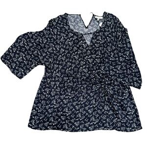 NWT Skies Are Blue Georgia keyhole tunic Navy Floral Top women’s size 2x flowy